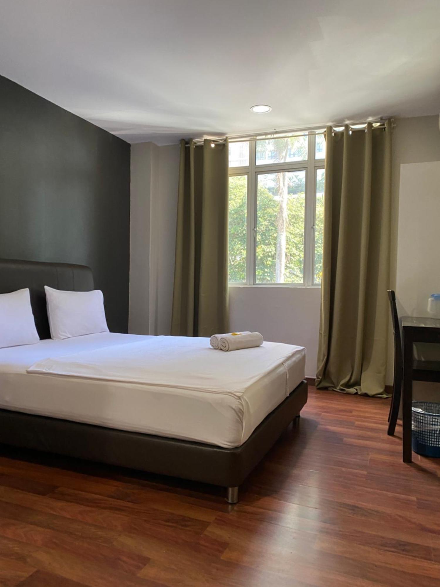 1St Living Subang Hotel Subang Jaya Bagian luar foto