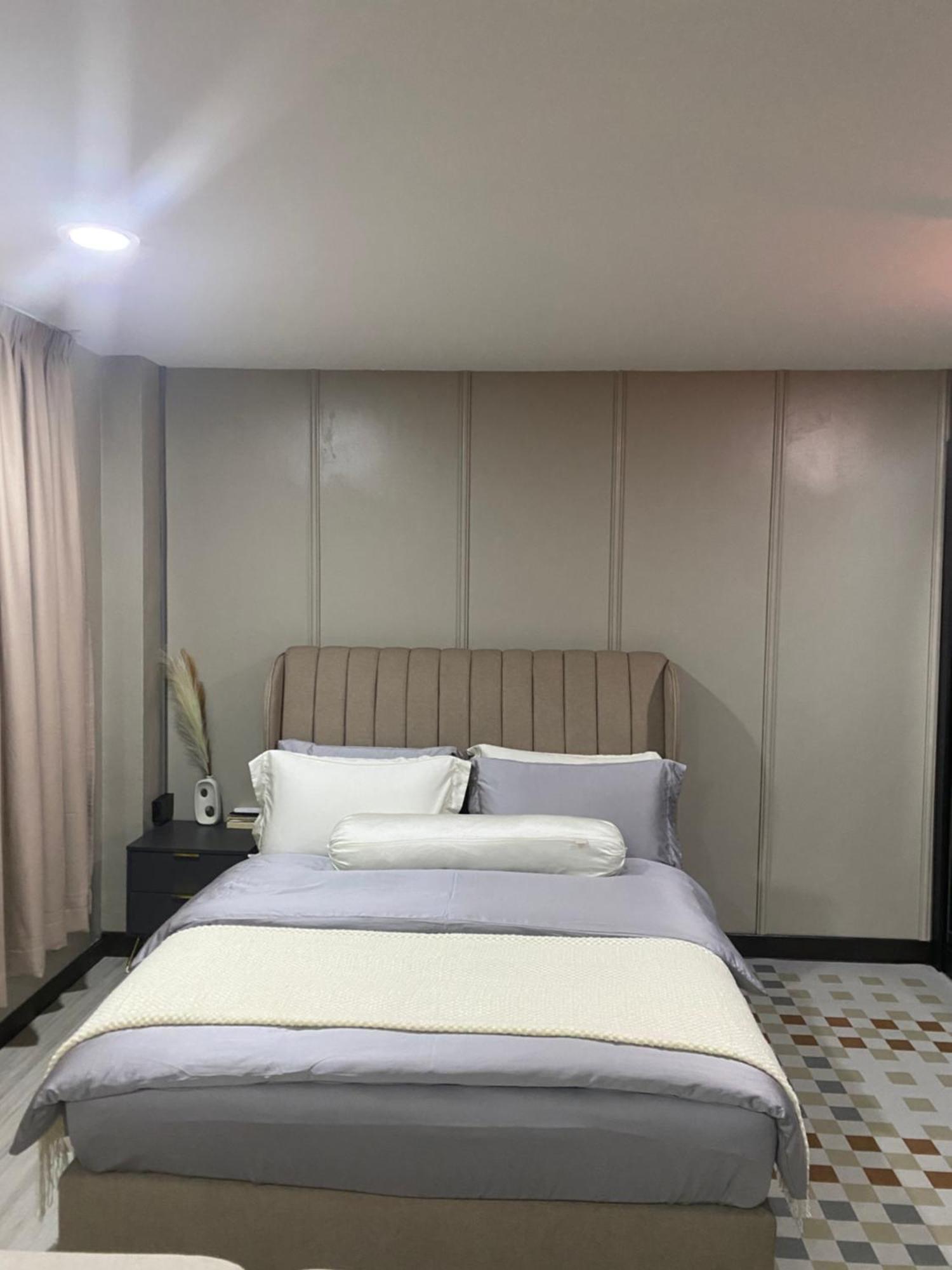 1St Living Subang Hotel Subang Jaya Bagian luar foto