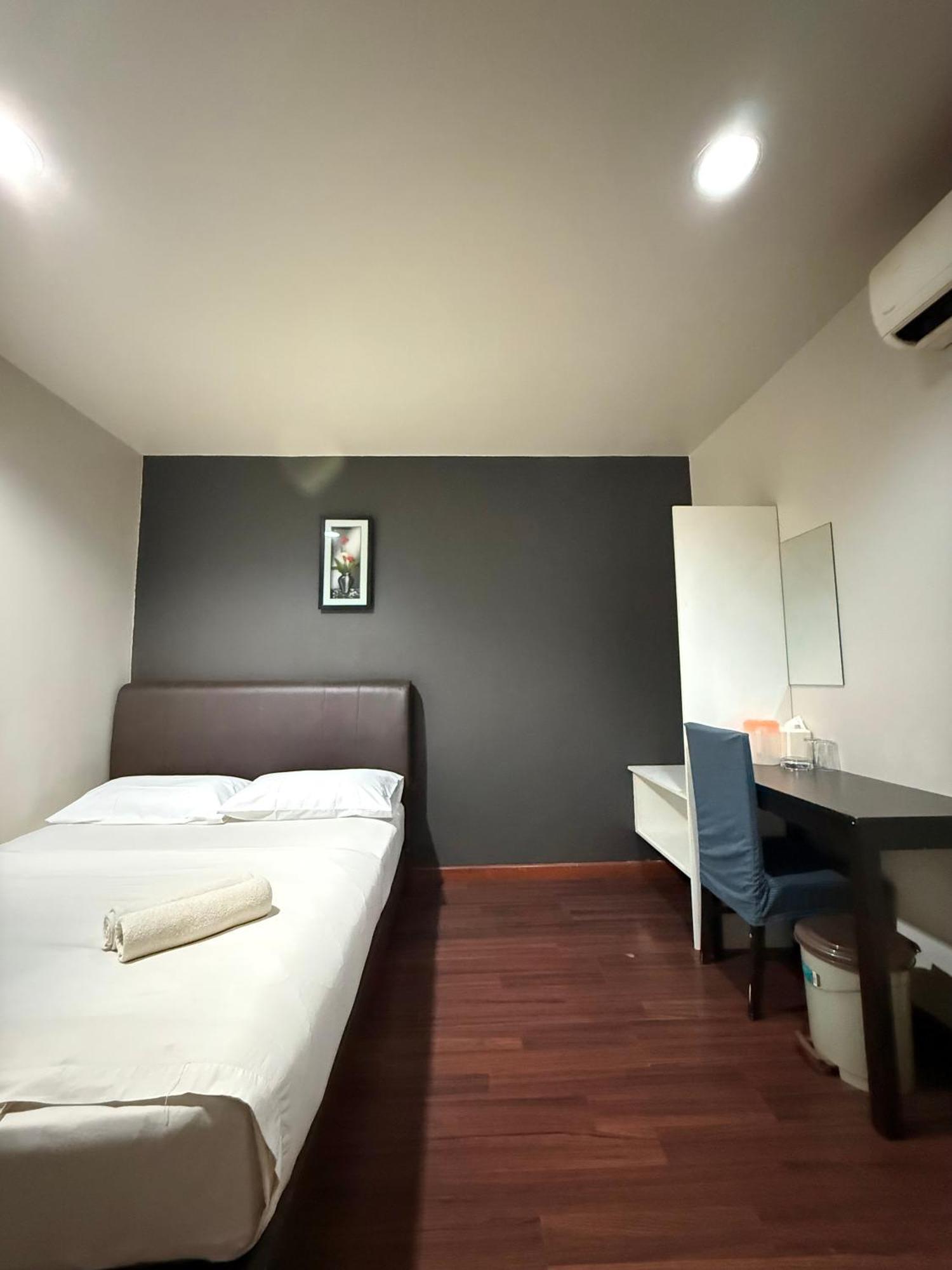 1St Living Subang Hotel Subang Jaya Bagian luar foto
